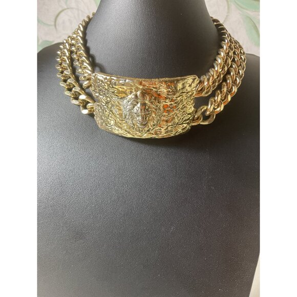Gold Tone Metal Chain Choker Necklace With Lion Head Medallion Pendant - Picture 3 of 6